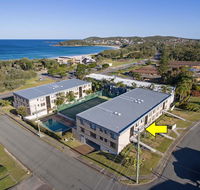 2 'The Dunes' 38 Marine Drive - pool tennis court and so close to the beach - Darwin Tourism