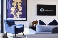 2 Bdrm 2 bthrm Apt with Balcony Views Pool and Gym