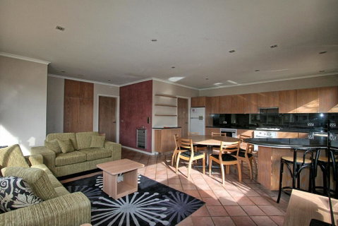 2 Munyang Street, Jindabyne - Darwin Tourism 0