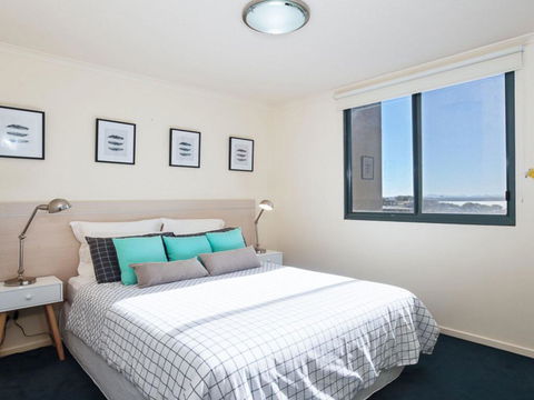 211 'The Landmark', 61B Dowling Street - Resort Style Holiday With Pool, Games Room & Restaurant - Darwin Tourism 1