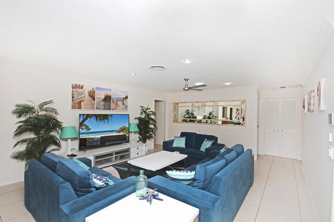 22 Sorrento Avenue, Coolum Beach - Linen Supplied PET FRIENDLY - 500 BOND - Darwin Tourism 1