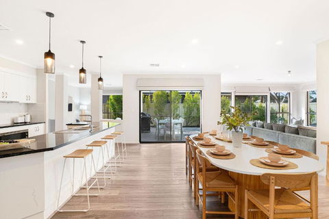 Crimson Ridge - Wines, Vines And Dine - Darwin Tourism 3