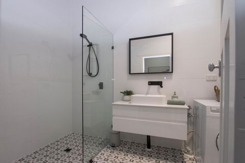 2BR Cottage With Parking Close To Adelaide CBD - Darwin Tourism 3
