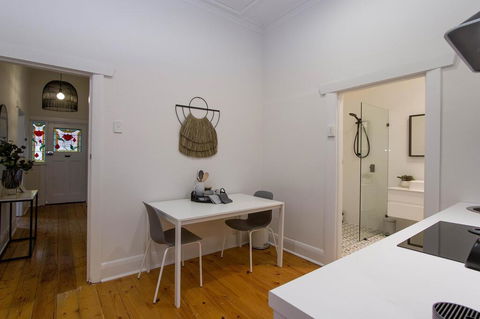 2BR Cottage With Parking Close To Adelaide CBD - Darwin Tourism 2