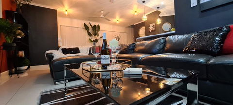 3 BEDROOM CITY ESCAPE - CHAMPAGNE STAYS Darwin - Darwin Tourism 0