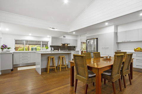 3 Macleay St, Narrawallee - Darwin Tourism 0