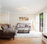 3-Bed Home with BBQ Patio near Parks and Playgrounds - Darwin Tourism