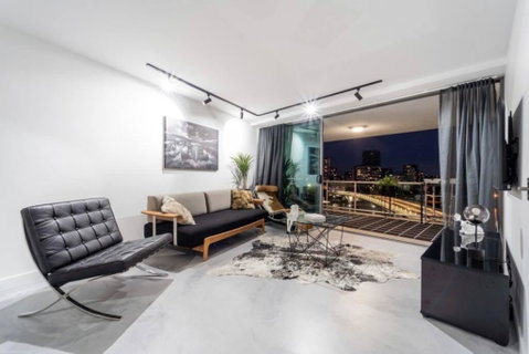 3br Stylish Apt CBD River & City Views Spa,Sauna,Pool,Netflix - Darwin Tourism 1