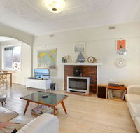 4 MONTROSE AVE - retro home in the heart of town - Darwin Tourism
