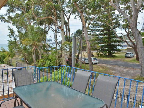 5 'Ocean Breeze' Shoal Bay Avenue - Fabulous Location Opposite Shoal Bay Beach! - Darwin Tourism 2