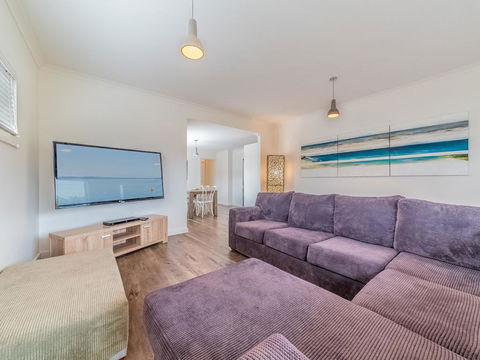 5B Genesta St, Cowes - Darwin Tourism 0