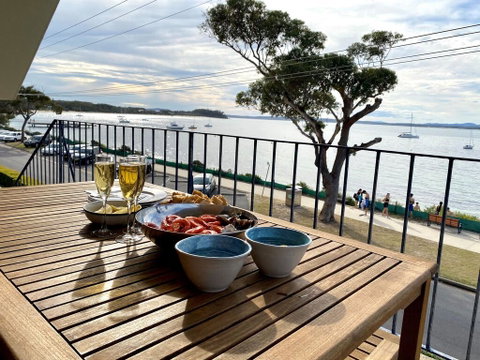 6 'SHOAL TOWERS', 11 SHOAL BAY RD - STUNNING WATER VIEWS & PERFECT LOCATION - Darwin Tourism 0