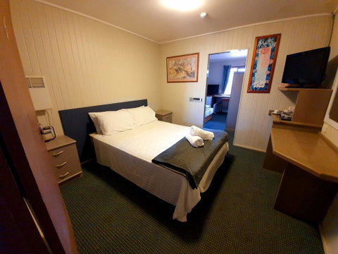 6 Lakeview Plaza - Darwin Tourism 0