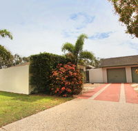 6 Petrie Ave Marcoola Pet Friendly Linen supplied - Darwin Tourism