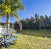 77 Lake Entrance Rd - Waterfront Wonder - Darwin Tourism