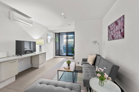 A Bright & Airy CBD Apt Next To Southern Cross - Darwin Tourism 0