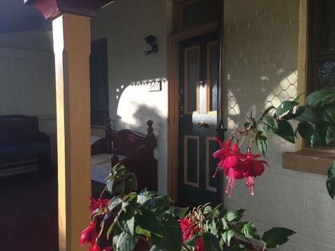 A Settlers Cottage Accommodation Bathurst CBD - Darwin Tourism 3