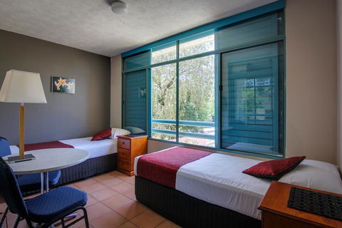 AAA Airport Albion Manor Apartments And Motel - Darwin Tourism 1