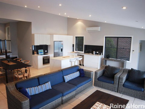 Absolutely Avoca - 114a Avoca Drive, Avoca Beach - Darwin Tourism 2