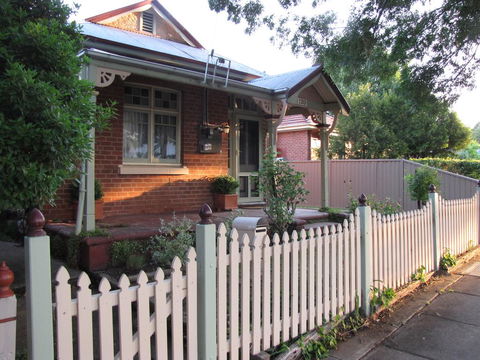 Acacia Cottage On Peel, Bathurst - Darwin Tourism 1