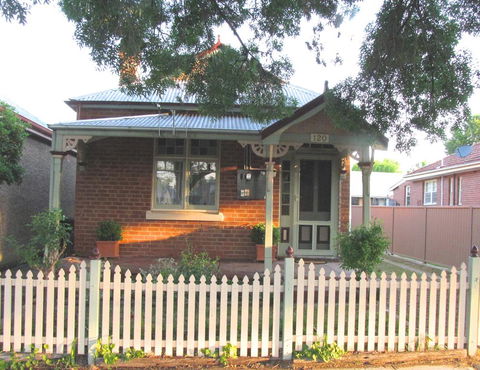 Acacia Cottage On Peel, Bathurst - Darwin Tourism 0