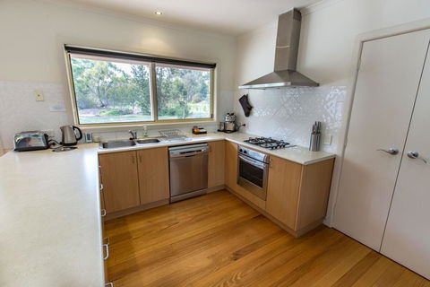 Acacia Lakehouse - The Lake At Your Doorstep - Darwin Tourism 2