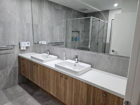 E 4 Room Retreat Family Friendly - Darwin Tourism 1