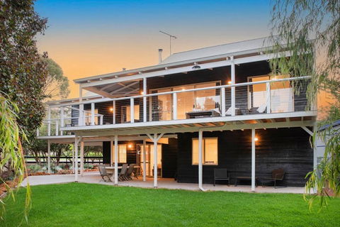 Eagle Bay Summerhaus - Darwin Tourism 0