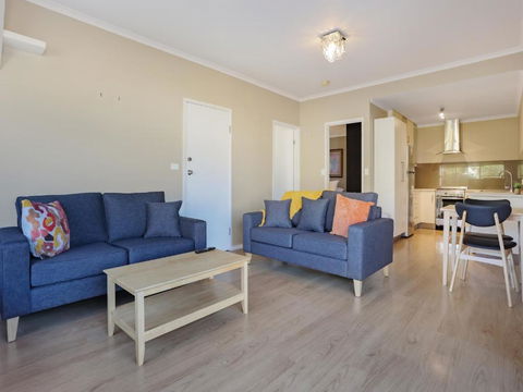 Eagle Heights Holiday Units - Darwin Tourism 1