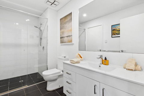 EAST34/60 - Urban Sanctuary - Darwin Tourism 4