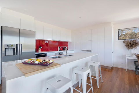 EAST52A - Lake Views - Darwin Tourism 2