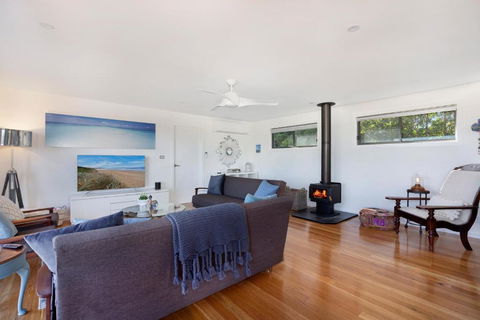 EAST52A - Lake Views - Darwin Tourism 1
