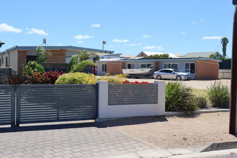 Edithburgh Foreshore Apartments - Darwin Tourism 0