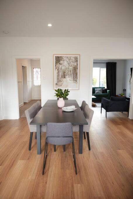 Enjoy A Renovated Retreat With Outdoor Bath - Darwin Tourism 2