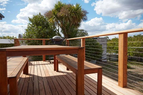 Enjoy A Renovated Retreat With Outdoor Bath - Darwin Tourism 1