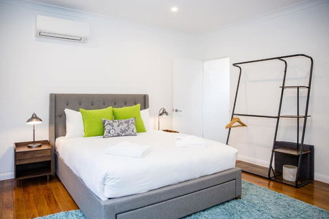Esperanza Gardens - A Stylish Victorian Studio - Darwin Tourism 1