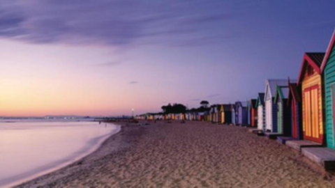 Esplanade Escape To The Brighton Beach Boxes - Darwin Tourism 3