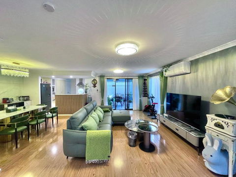 Equitice Spring Moonlight Villa - Darwin Tourism 0