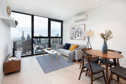 EQ Tower Modern Apartments Melbourne Central CBD - Darwin Tourism 0