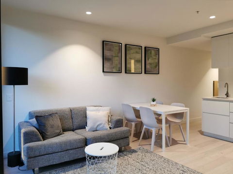 EQ Tower Modern Apartments Melbourne Central CBD - Darwin Tourism 2