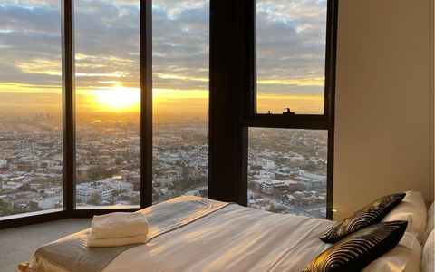 EQ Tower Modern Apartments Melbourne Central CBD - Darwin Tourism 4