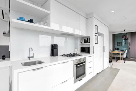 EPORO Tower Modern Apartments Melbourne Central CBD - Darwin Tourism 3