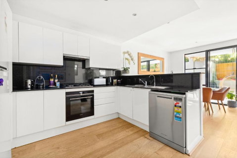 Fab Bondi 2-Bed With Courtyard & Alfresco Dining - Darwin Tourism 3