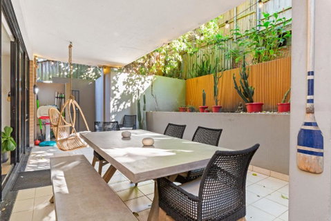 Fab Bondi 2-Bed With Courtyard & Alfresco Dining - Darwin Tourism 1