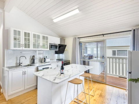 Family Friendly Cozy 4BR House At Annerley - Darwin Tourism 0