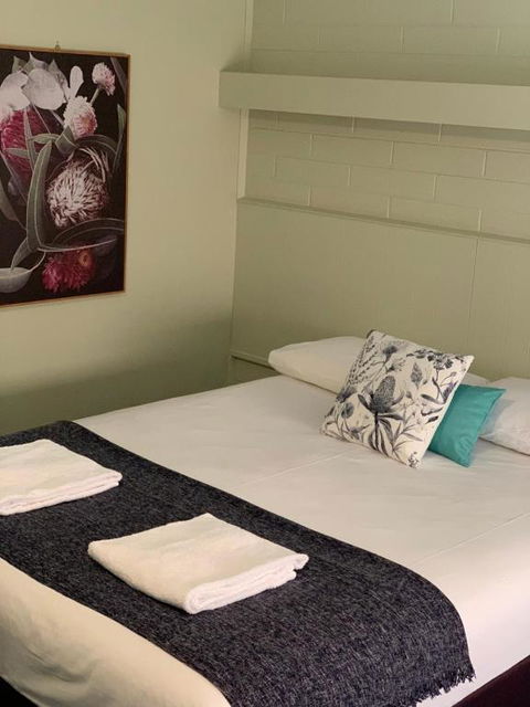 Finley Country Club Hotel Motel - Darwin Tourism 2