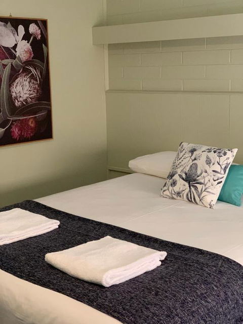 Finley Country Club Hotel Motel - Darwin Tourism 3
