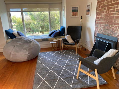 GALWAY COTTAGE - Darwin Tourism 1