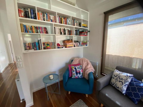 GALWAY COTTAGE - Darwin Tourism 2