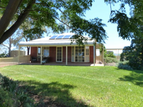 Glenbar Cottage Yelta - Darwin Tourism 3